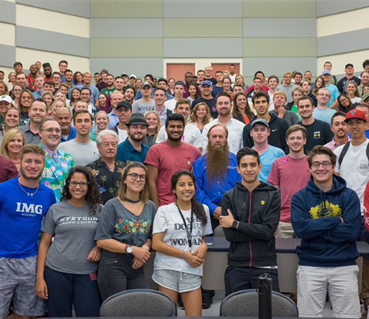 crowd of students in the Rinker Auditorium for an Entrepreneurship Thursday event