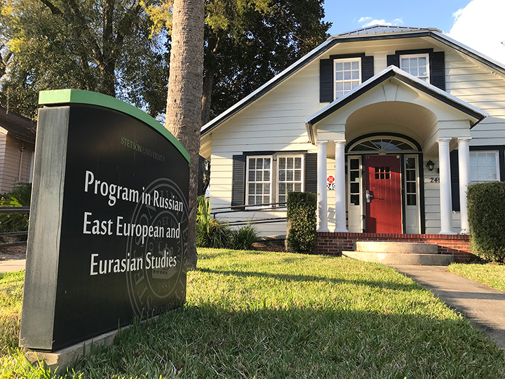 exterior shot of the SPREES house at Stetson, where faculty condemn invasion of Ukraine.