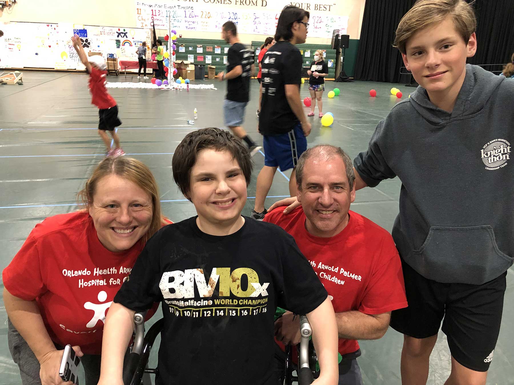 Family poses at Hatterthon