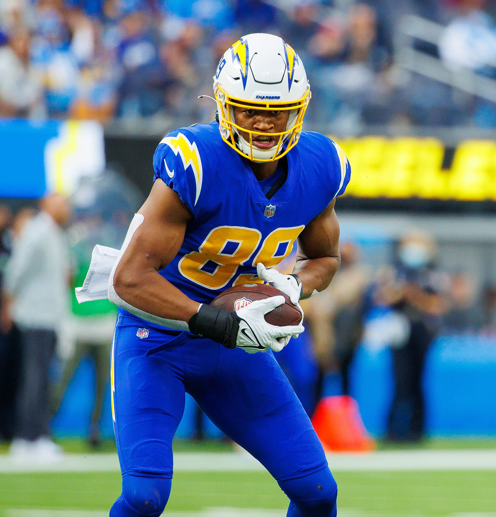 Chargers TE Donald Parham expected to be released from hospital Friday  after terrifying head injury