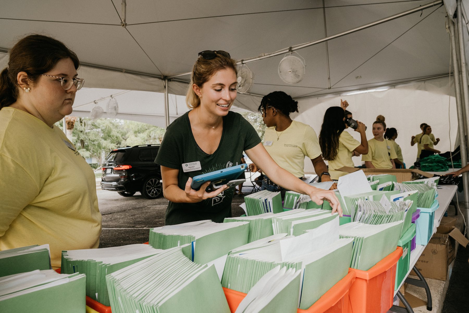 Stetson’s “Very Class of 2026 Arrives on Movein Day