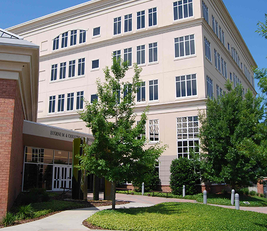 Exterior shot of the Lynn Business Center at Stetson University.