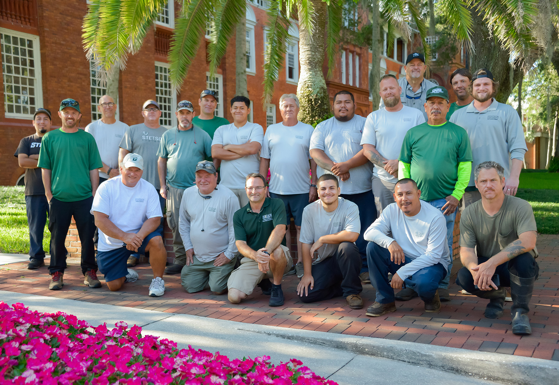 Group photo of Stetson's grounds crew