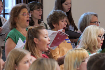 Alumni Choir Performance